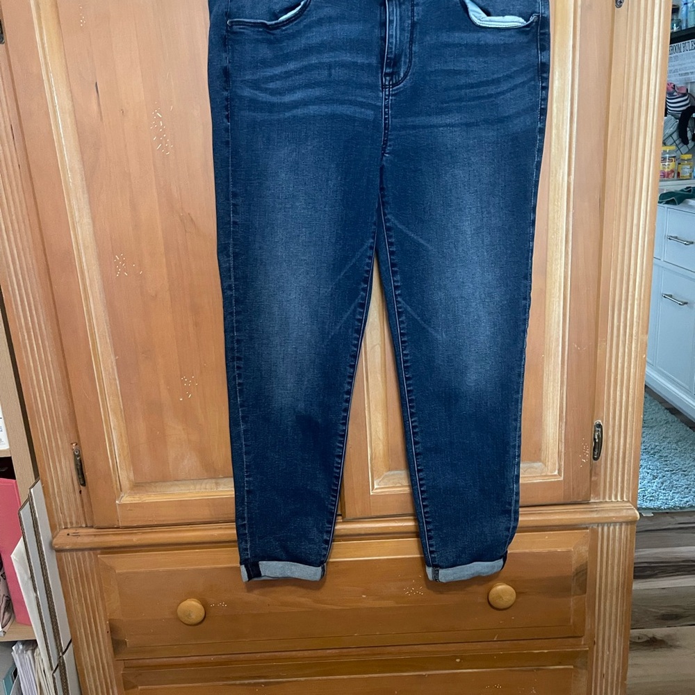 NWOT! Apt. 9 Blue Ankle Cropped Jeans